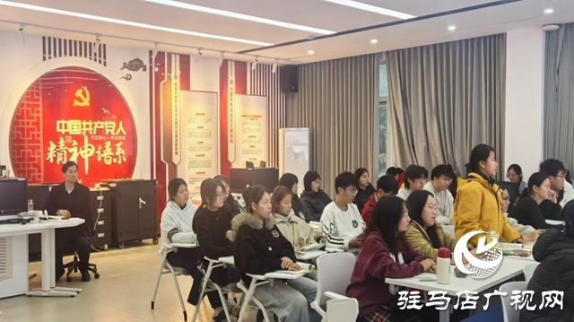 駐馬店職業技術學院黨委書記蘇新留 深入教學一線隨堂聽課與學子共話理想信念?
