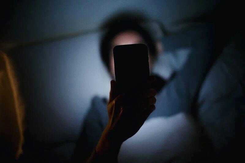 30歲小伙長期熬夜智力退回3歲 年輕人患“腦膜炎”病例為何頻發(fā)?